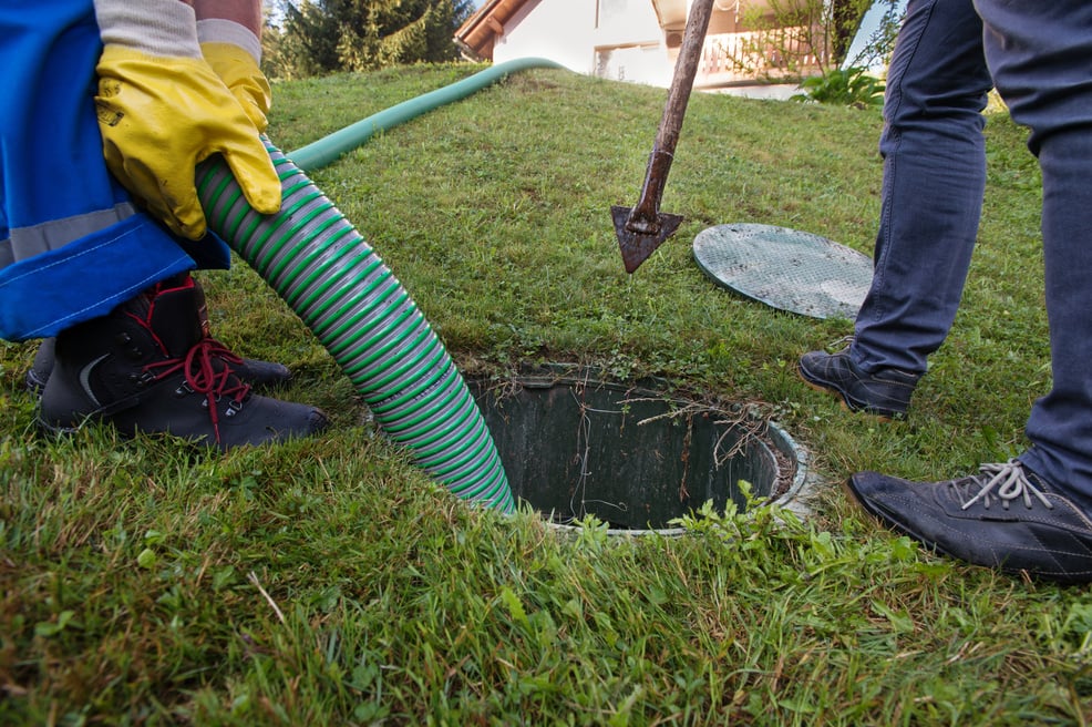 Cleaning septic tank